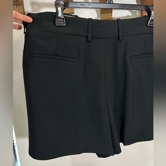 NWT Chloe Black Pleated Crepe High Waisted Shorts 44 (US 12) - Picture 7 of 13
